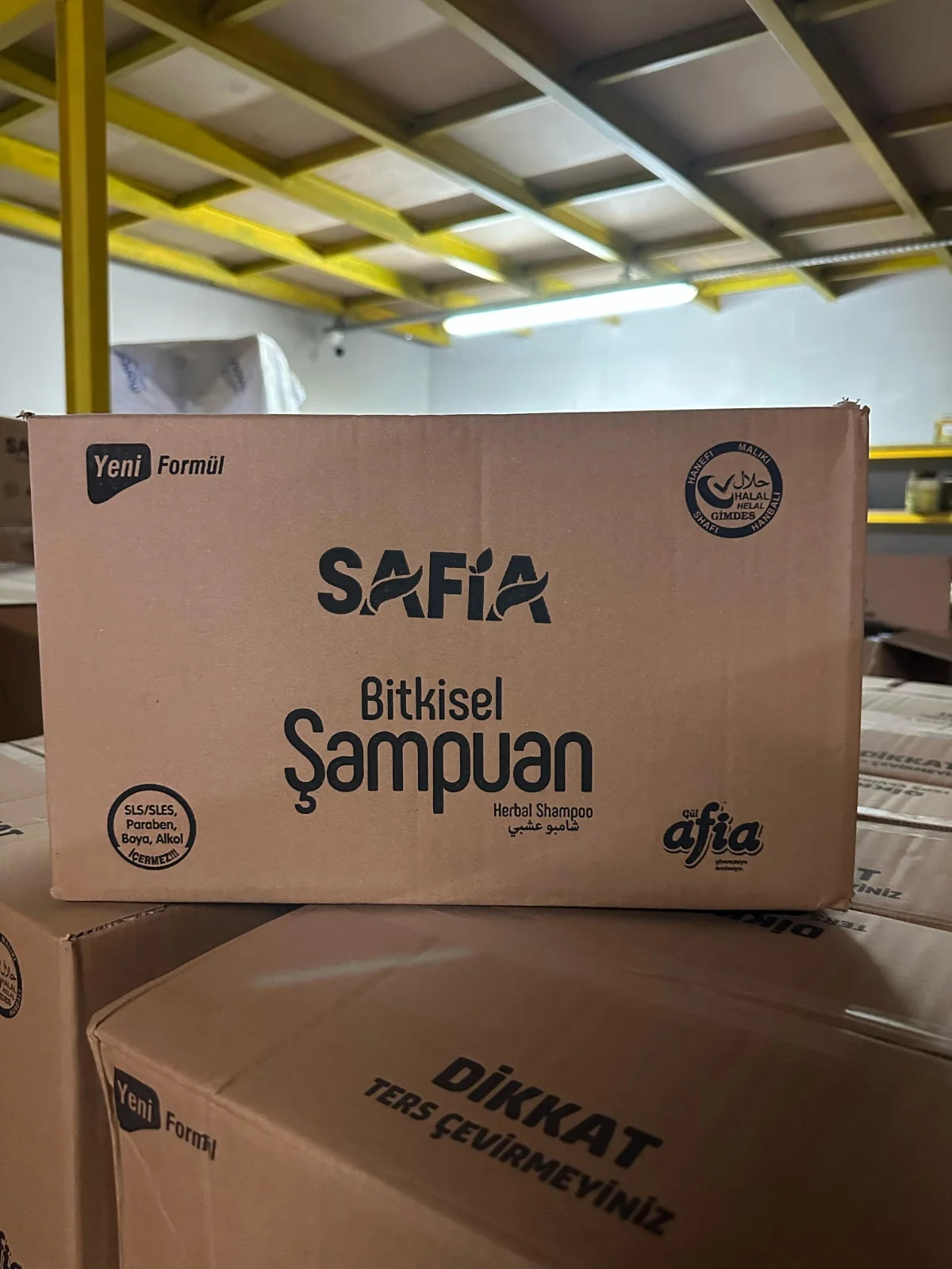 Shampoo For Weak And Brittle Hair - Premium  from Safia - Just €3.56! Shop now at Islamic Wholesale